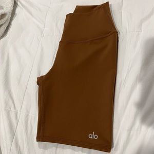 Alo Yoga shorts for Women XS color Brown